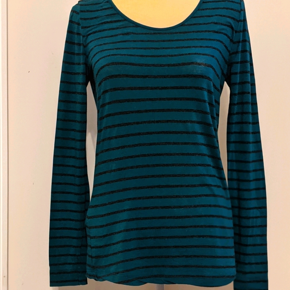 Eddie Bauer lightweight knit shirt